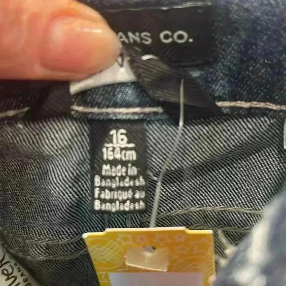 Girls Silver Jeans Co. blue Jean shorts size 16. NWT. - Picture 8 of 10